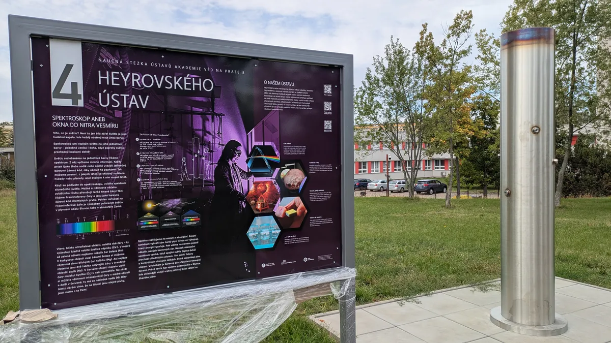 Mural of Jaroslav Heyrovský on the Academy of Sciences grounds in Prague 8